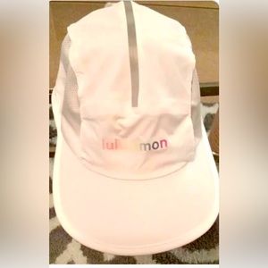 Lululemon Breathable Cinch-back run hat size S/M